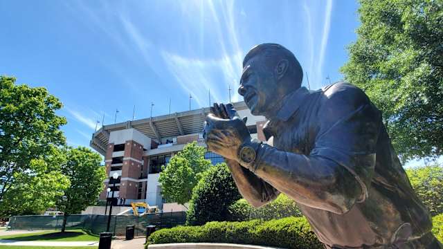 Nick Saban statue